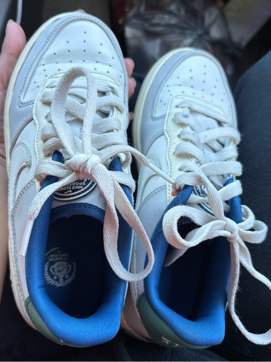 Nike Other - Nike Kids White Sneakers with Blue Lining